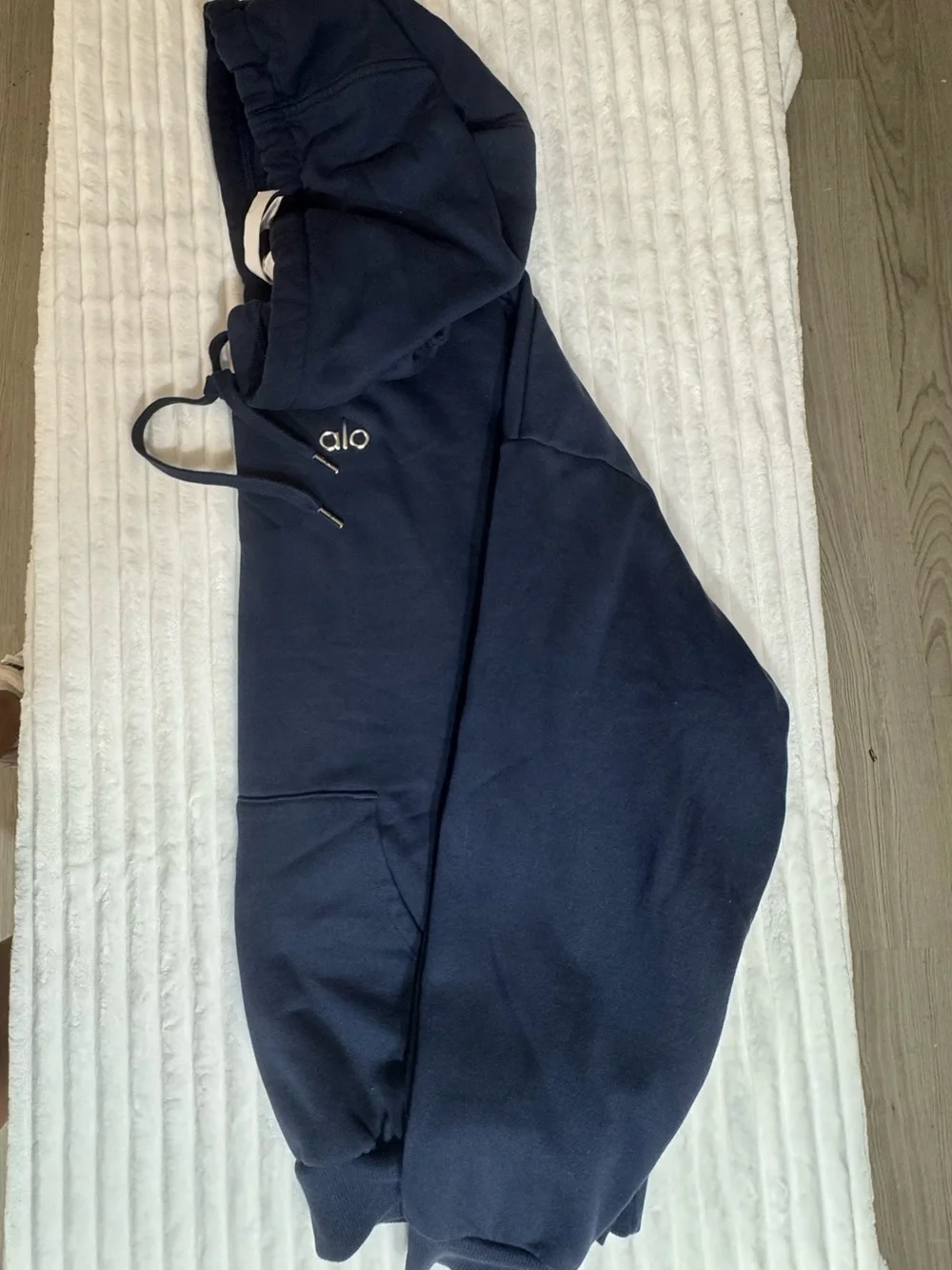 Alo Yoga Accolade Navy Hoodie